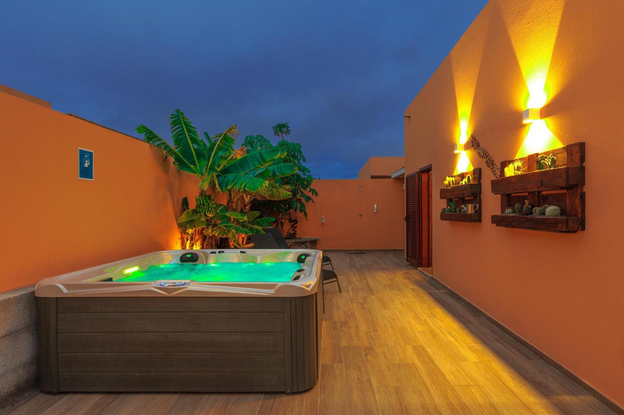 Villa Jacuzzi & Barbecue ลาโอลีวา ภายนอก รูปภาพ