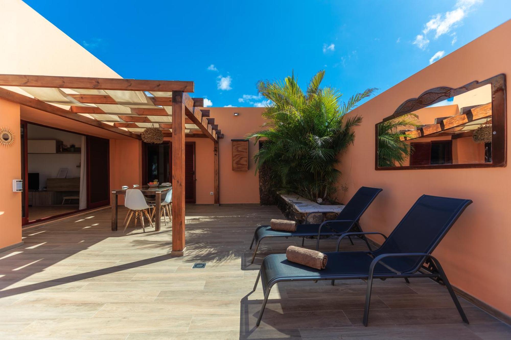 Villa Jacuzzi & Barbecue ลาโอลีวา ภายนอก รูปภาพ