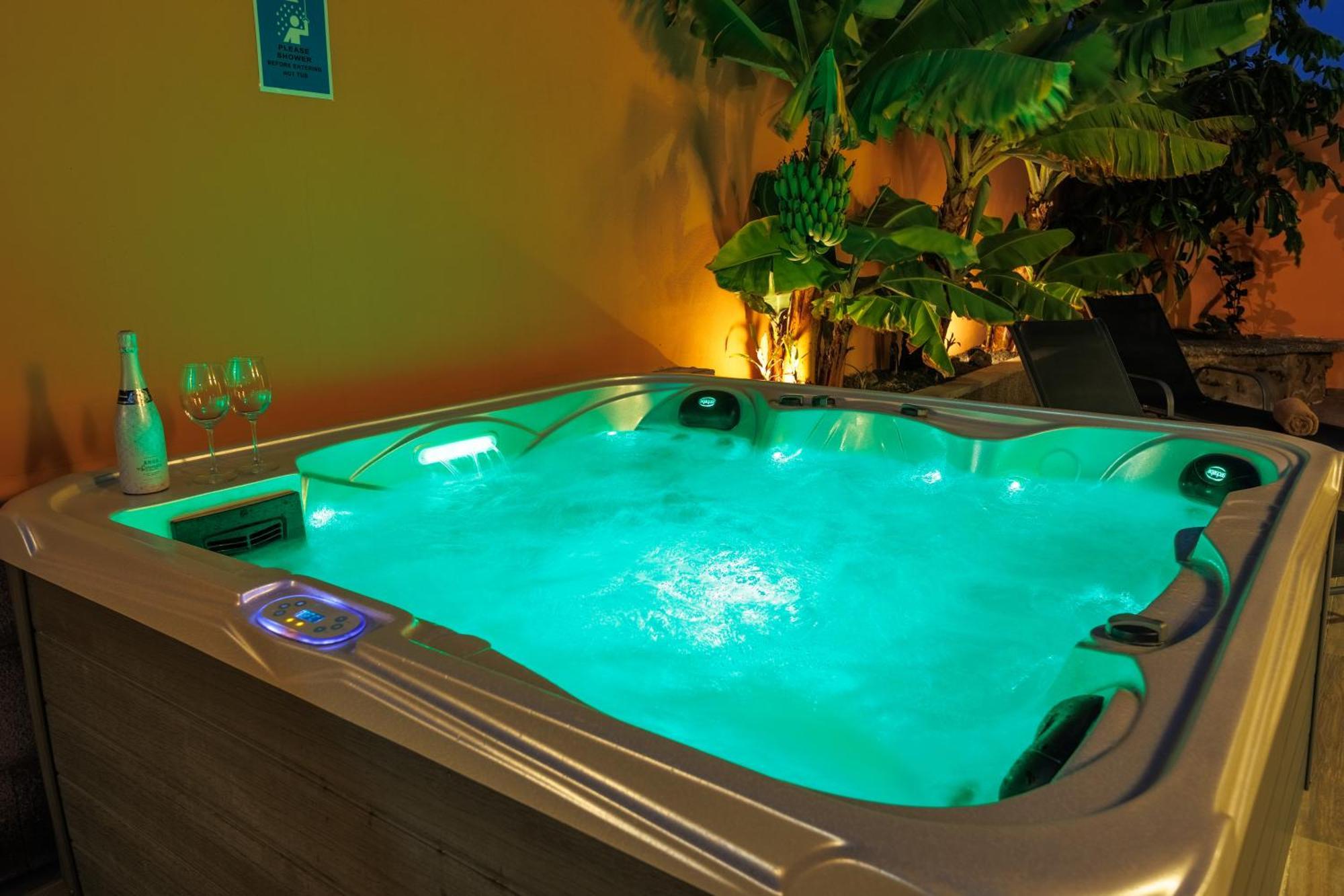 Villa Jacuzzi & Barbecue ลาโอลีวา ภายนอก รูปภาพ